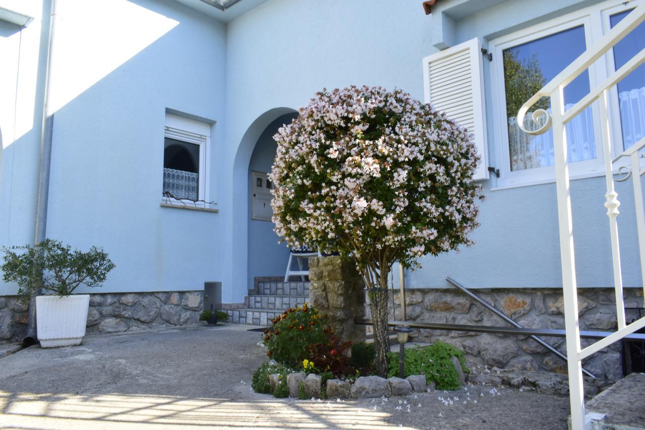 Apartment Blumen Oase Malinska Exterior photo