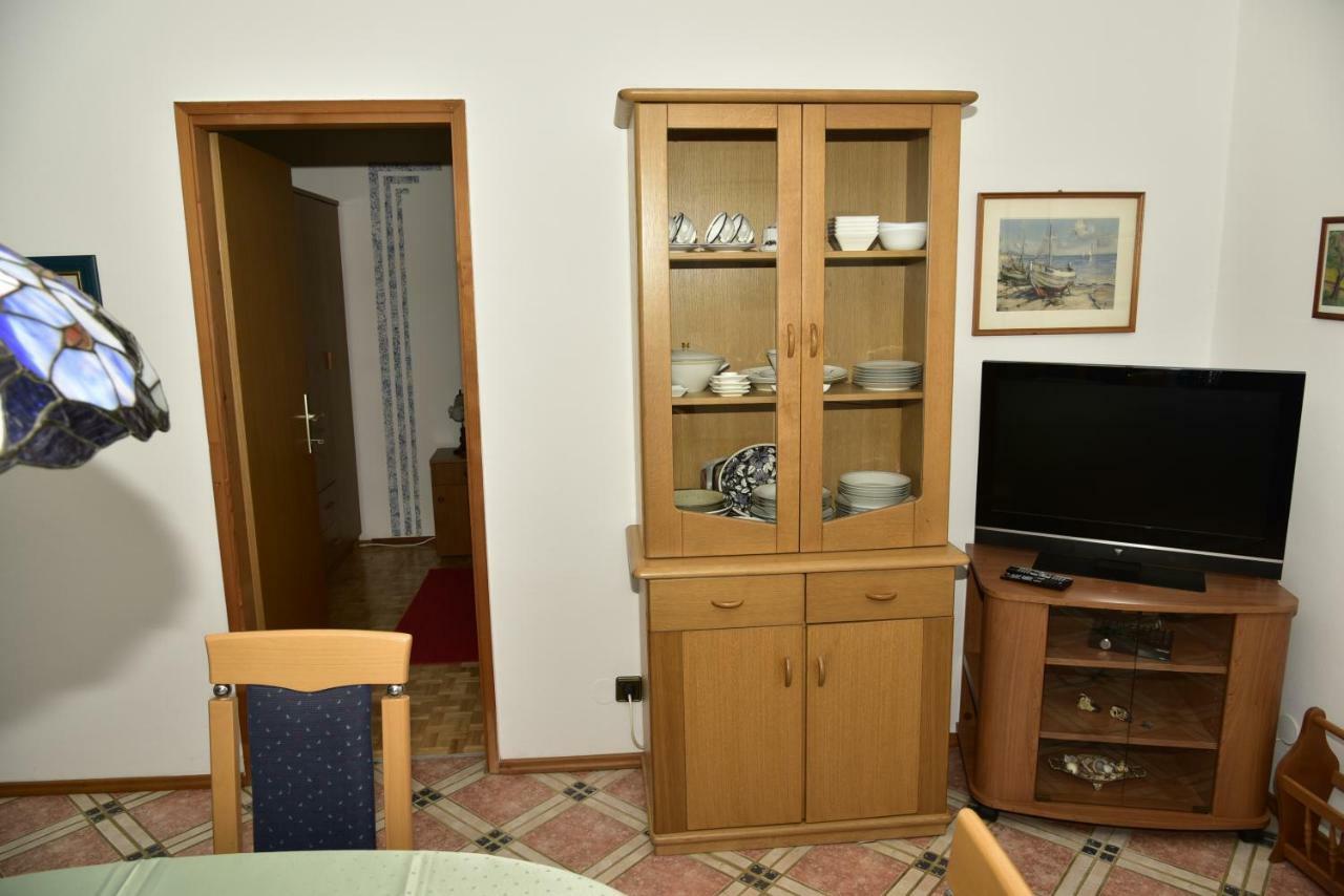 Apartment Blumen Oase Malinska Exterior photo