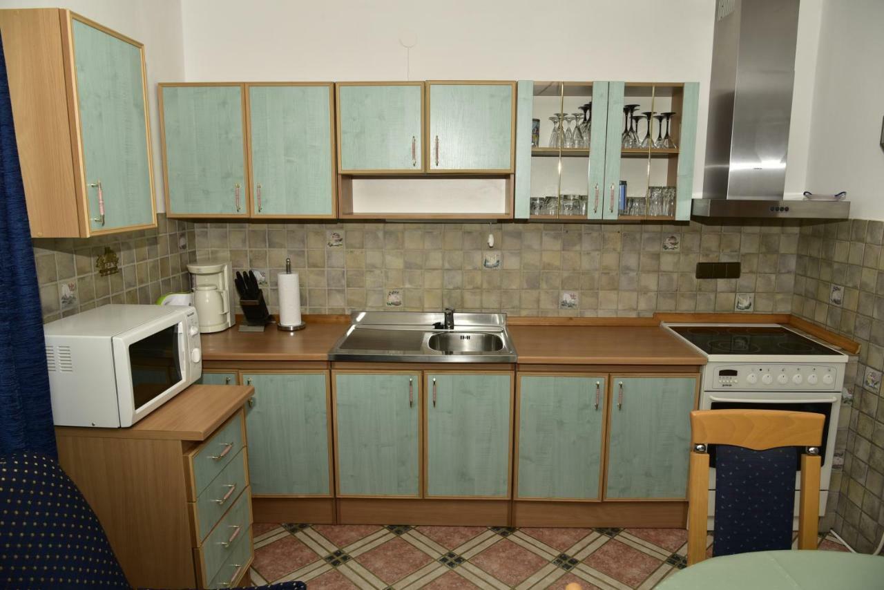 Apartment Blumen Oase Malinska Exterior photo